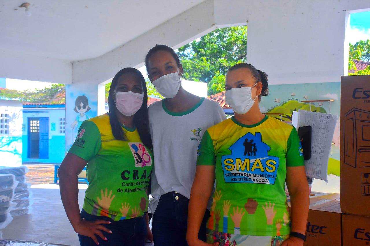 Camacã: Prefeito Paulo do Gás acompanha entrega de donativos as famílias atingidas pelas chuvas